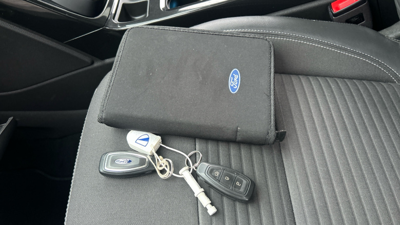 Ford Kuga 1.5 TDCi Titanium Edition 5dr 2WD Diesel Estate